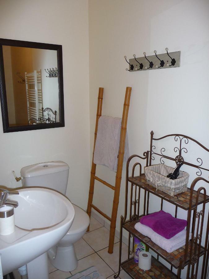 Chambre D'Elisabeth A La Ferme Montepilloy Ngoại thất bức ảnh